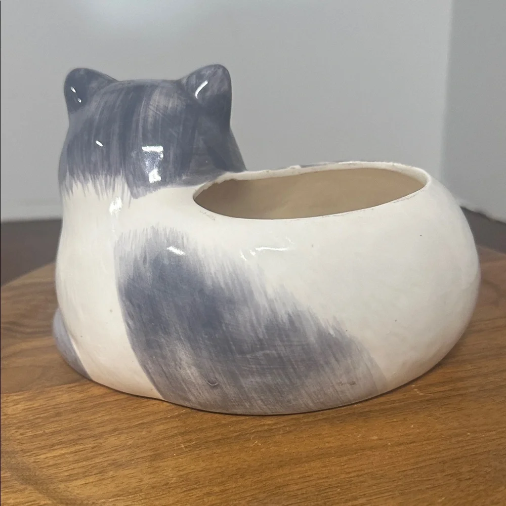 Gray and White Ceramic Cat Planter